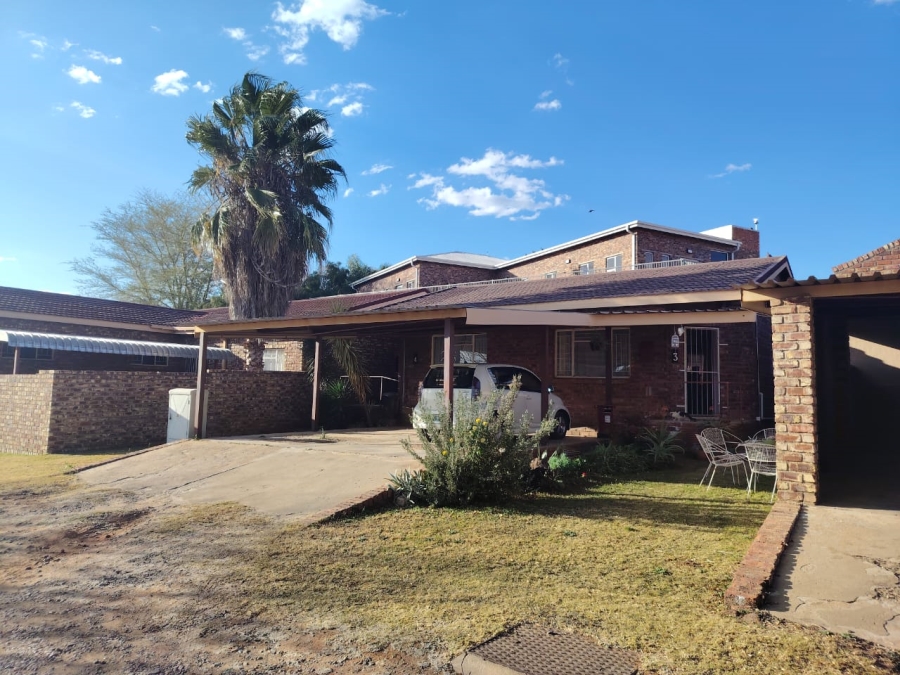 16 Bedroom Property for Sale in Hartswater Northern Cape
